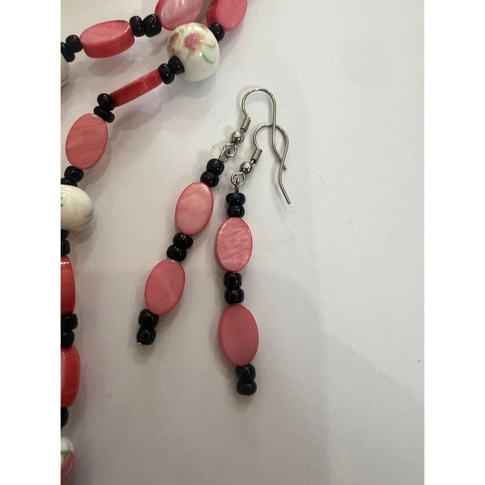 Vintage Floral Ceramic Bead Necklace & Earrings Set Pink Roses Black 28